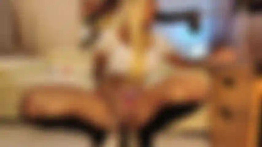 Bonus gold show chupando un consolador bbc después de la escuela.