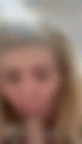 Descuidada garganta profunda.