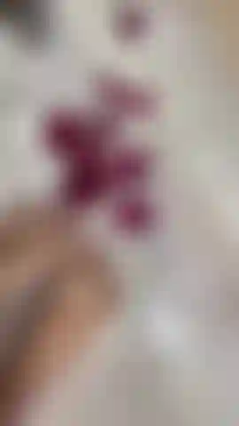 A bath of roses and milk for my feet