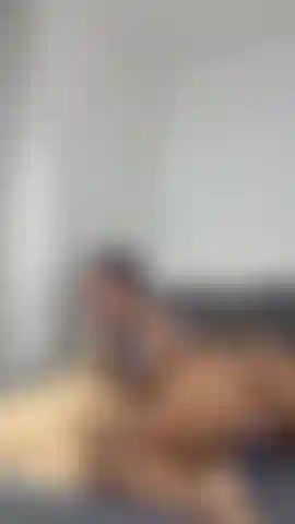 Mira cómo me chupa esta polla, ojalá fueras tú.
