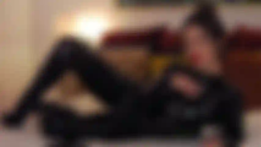 Fumadora, traje de látex para chicos buenos ;).