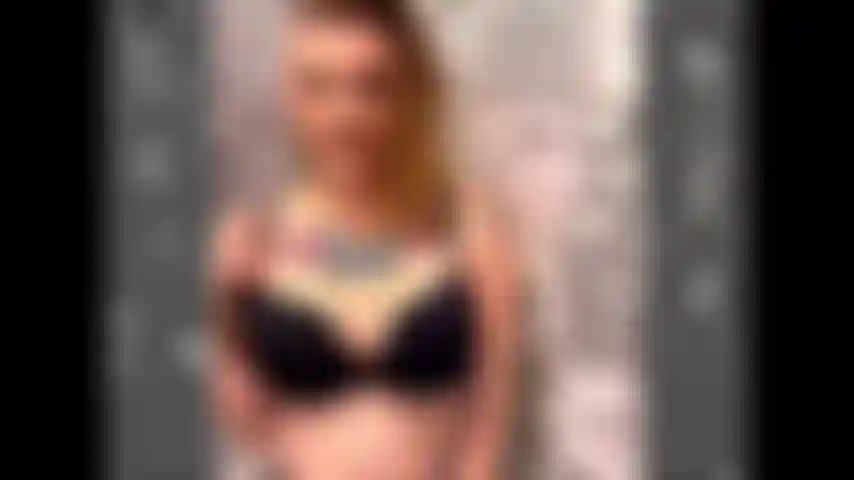 Mojada y salvaje! Chupa y folla!