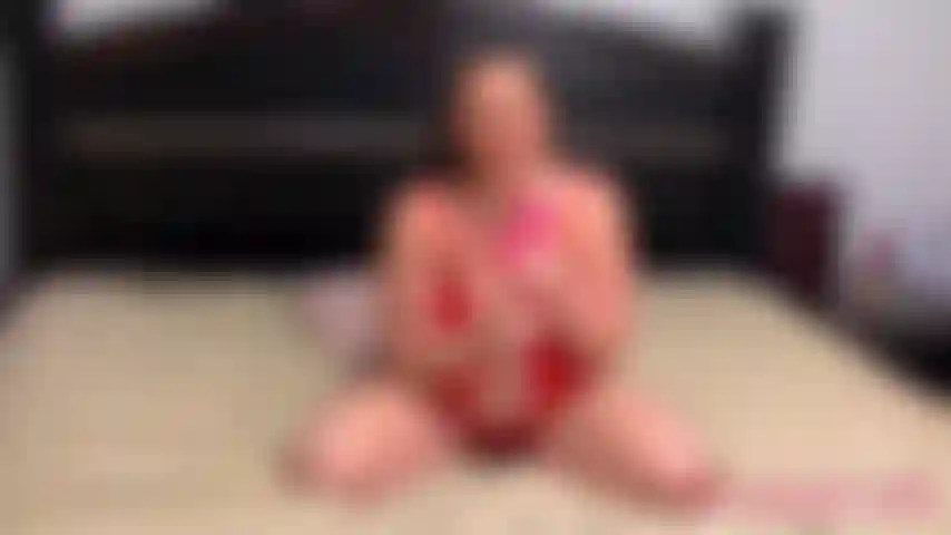 No te gustaría que tu novia fuera buena como yo? Adivina qué puedo ser tu novia caliente si compras este video! Ven a verme disfrutar del nuevo juguete que me compraste antes de irte de viaje de negocios!