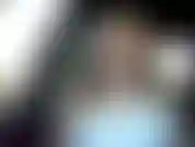 Únete a mí para un poco de diversión placentera y provocativa en mi camioneta mientras muestro mis senos para que todos los vean.