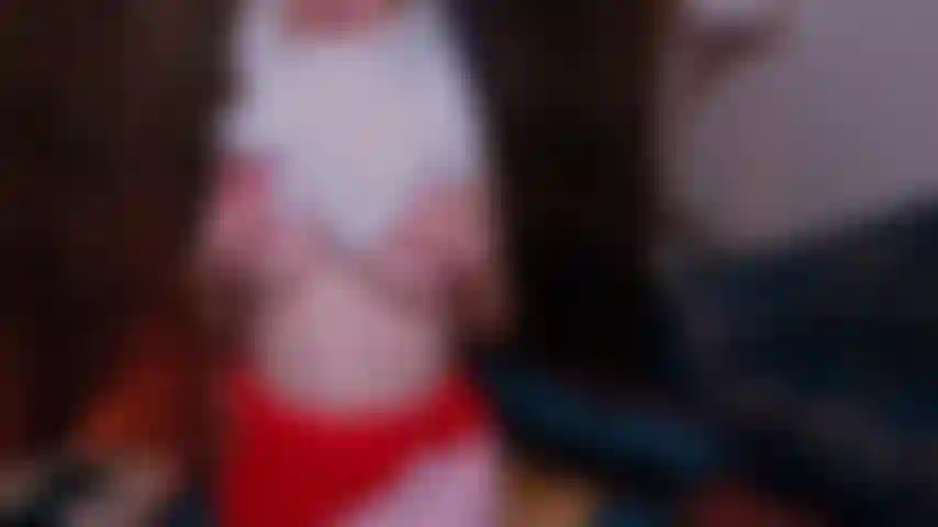 La encantadora jeanny se pajea para ti.