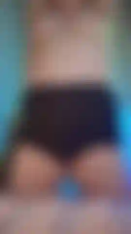 Unlock to watch me strip, spread my wet pussy, shake my ass and cum sooo many times under my clit sucker! Peep my freshly painted fingers and toes hehe. I picked out a new lounge chair/set up to play in, let me know how you like it! 😜