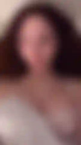 Mañana después de una noche apasionada, imagíname a tu lado, retira la manta y toca mis suaves pechos desnudos.