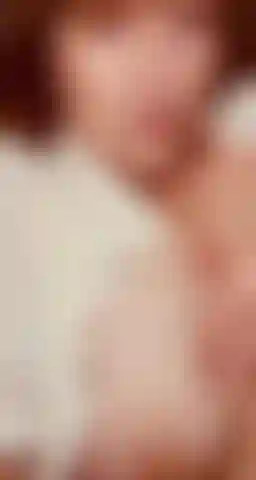 A mi buen chico le encanta chupar mis enormes tetas.