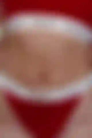 Desnudándome y provocando.