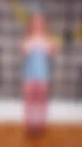 Feliz año nuevo! ** Desnudándome, jugando con el coño y las tetas.