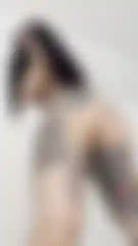 Desnuda, haciendo twerking, con cámara debajo. Pov súper caliente.