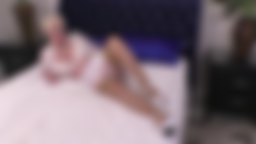 Medias de seda salvaje, medias de seda auténtica, quiero que sientas su suavidad e imagines que estás conmigo. Juego con dildo.