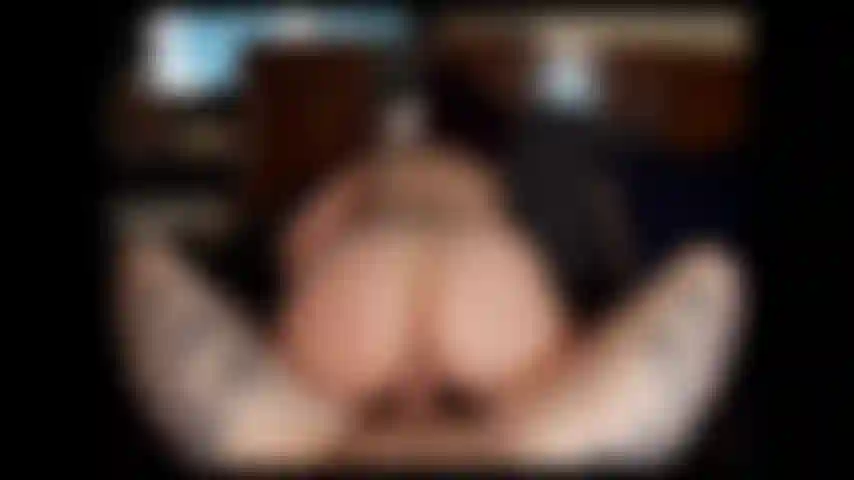 Revere vaquera sin sacar punto de vista.