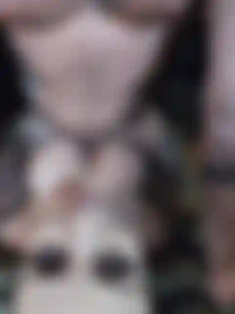 Me follan mis grandes tetas falsas.