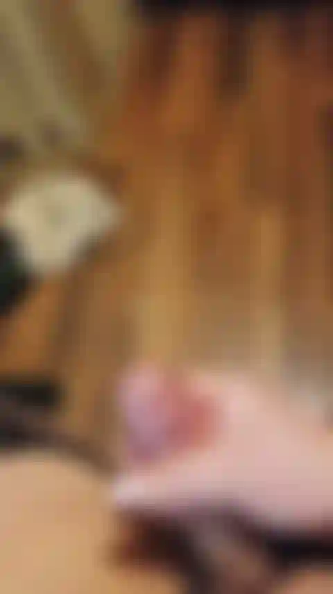 Corrida #1. Muy bajita y dulce: una gran corrida mientras te digo que la lamas. Video corto, pero gran carga.