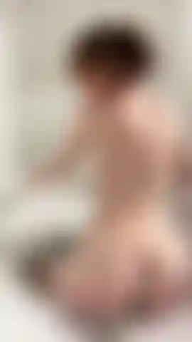 Worship my round ass and tight pussy in a steamy bath