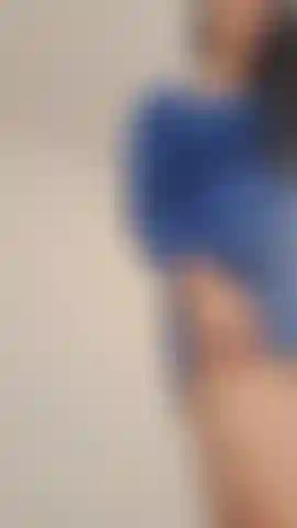 Desnuda en la oficina.