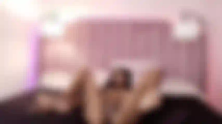 my fingers go deep into my pussy