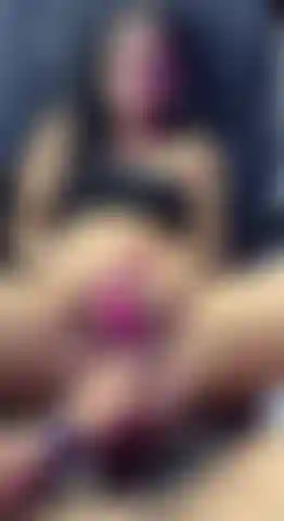 Joven pareja enamorada haciendo el amor.