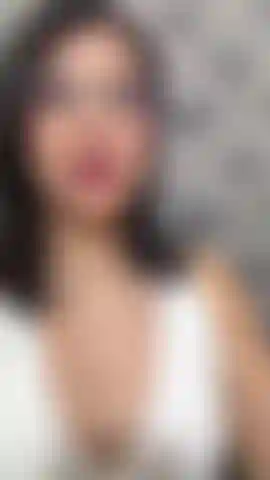 I was told that the coffee at this place was intense, but I think I made it hotter. Sneakingly recording while everyone was having breakfast next to me... the adrenaline of getting caught is my favorite part. Are you coming to have something with me?