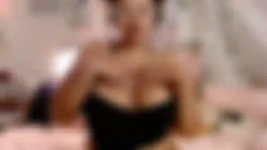 Joi: tu polla no puede parar de correrse en mi culo.