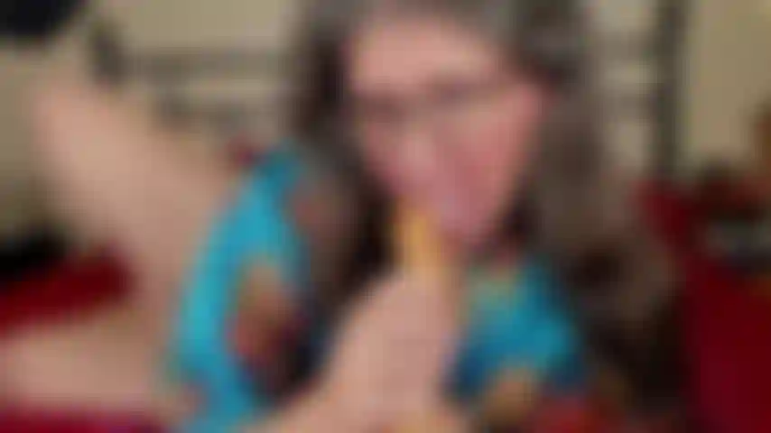 Garganta profunda, lamer, chupar, bj con consolador de vainilla.