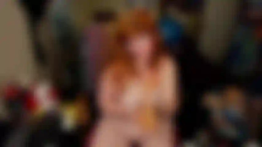 I fuck my fat old hairy cunt with a FAT 10"