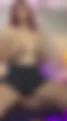 Mientras me follas, chúpame las tetas.