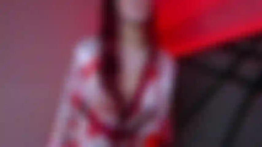 Brillando con vitíligo y aceite.