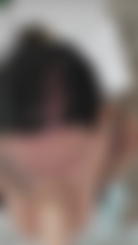 Un enorme desastre de semen en mis tetas.