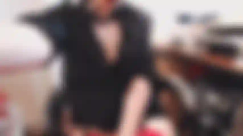 Secretaria masturbandose.