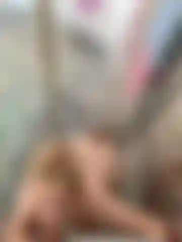 Mamada cachonda en la ducha (muy mojada).