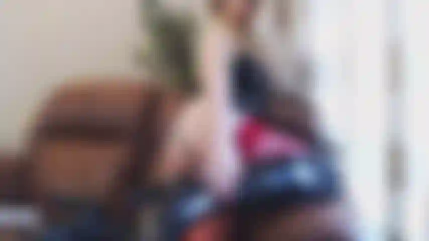 Monster ofertas anales puntiagudas profundamente en el culo.