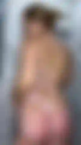 Sexy y mojada.