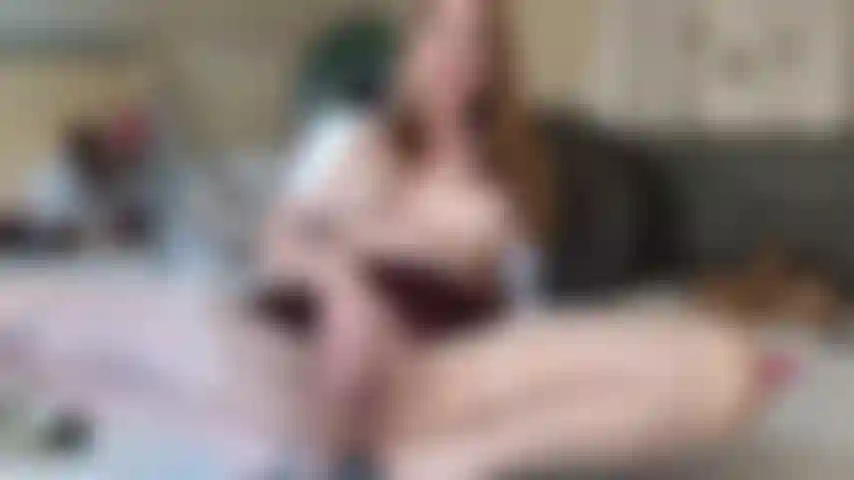 Bebe de mí, por favor cómeme el semen para ti.