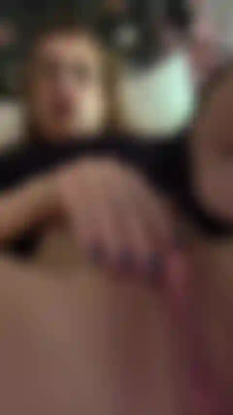 Temprano en la mañana gemidos cachondos de necesidad.