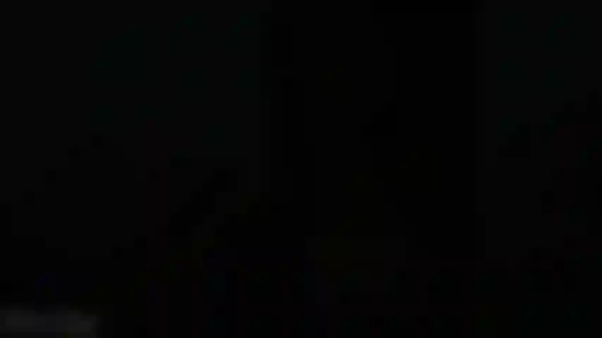 Acaricia mis pechos.