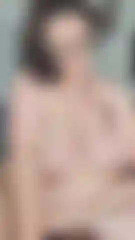 Muñeca dixie, milf nerd, provocación desnuda.