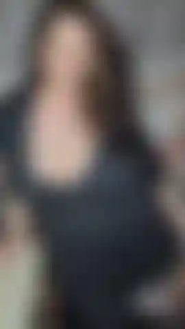 Milf caliente, dixie toda vestida.