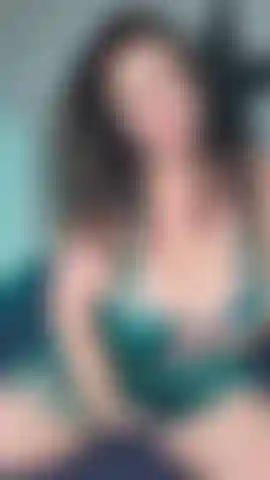 Cum Play, My Pretty Pussy deserves your tongue!