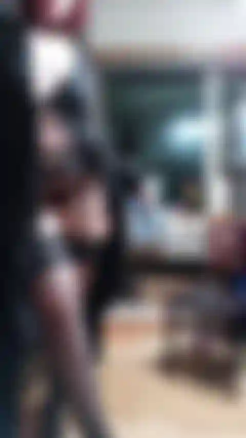 Amante elegante pavoneándose con tacones, charla sucia, juego de mascotas, vinculación, servicio 24 horas al día, 7 días a la semana.