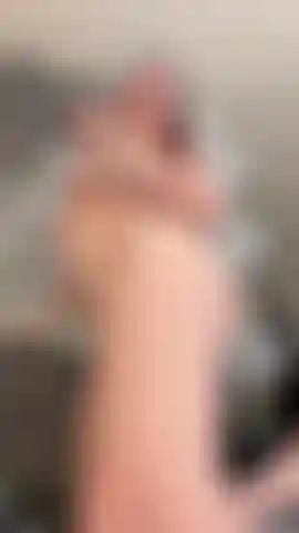 Riding this thick unicorn horn & cumming alllll over it before I lick it nice & clean 💦