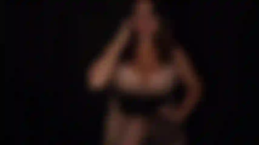 Hermanastro bailando seducción o mindfuck.