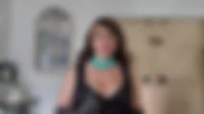 Ash - escupe - fumando - eres mi esclava.