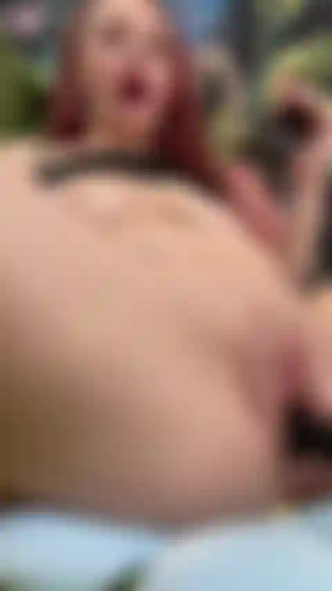 Primer plano con apego gspot en el coño.