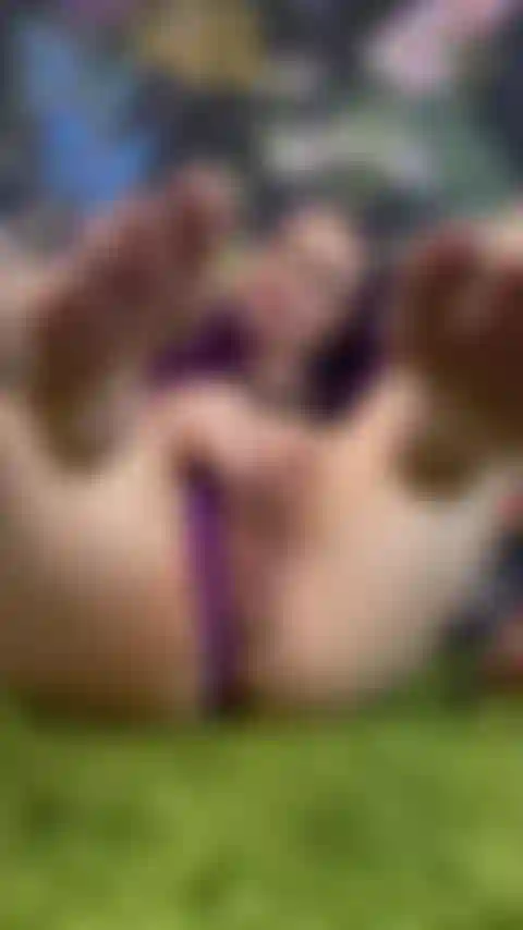 Dedos de los pies y anal.