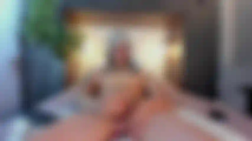 Jugando con mi polla hasta que explote.