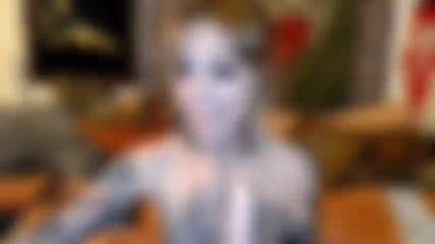 Practica de sexo oral y digitación en sesión de cam.