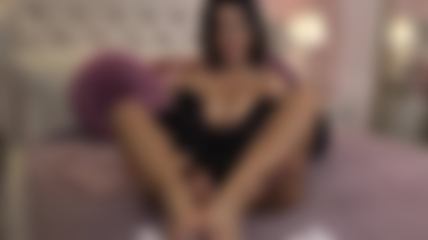 Trabajo de pies pov aceitoso con plantas muy arqueadas.