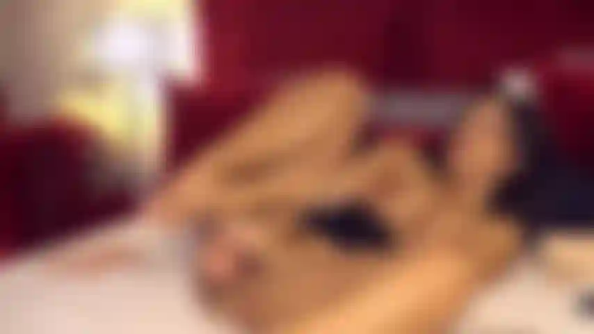 Follada apasionadamente, lo terminamos con un jugoso footjob.